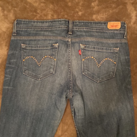 Levi’s - Picture 3 of 4
